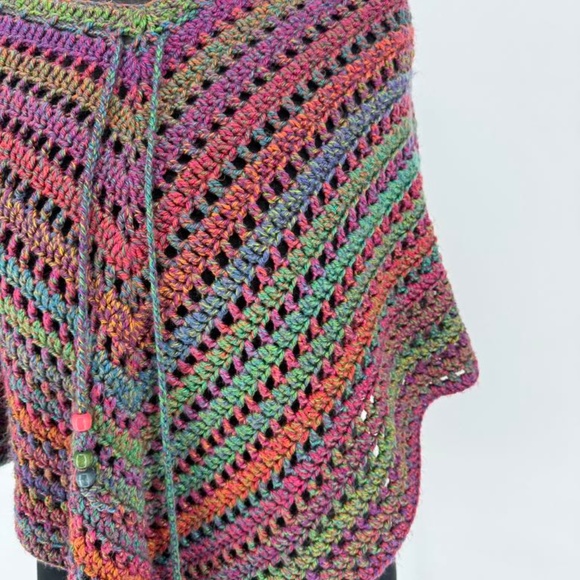 Hand crocheted poncho, beautiful colors. - Picture 9 of 9